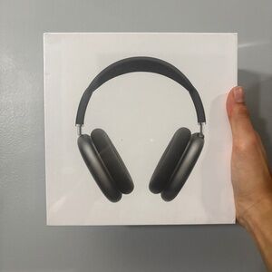 Apple AirPods Max Space Gray – Excellent Condition – Authentic